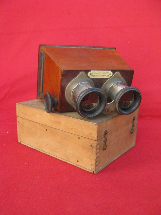 STEREOSCOPE VERASCOPE RICHARD AVEC VUES STEREOS On lit "Verascope Richard