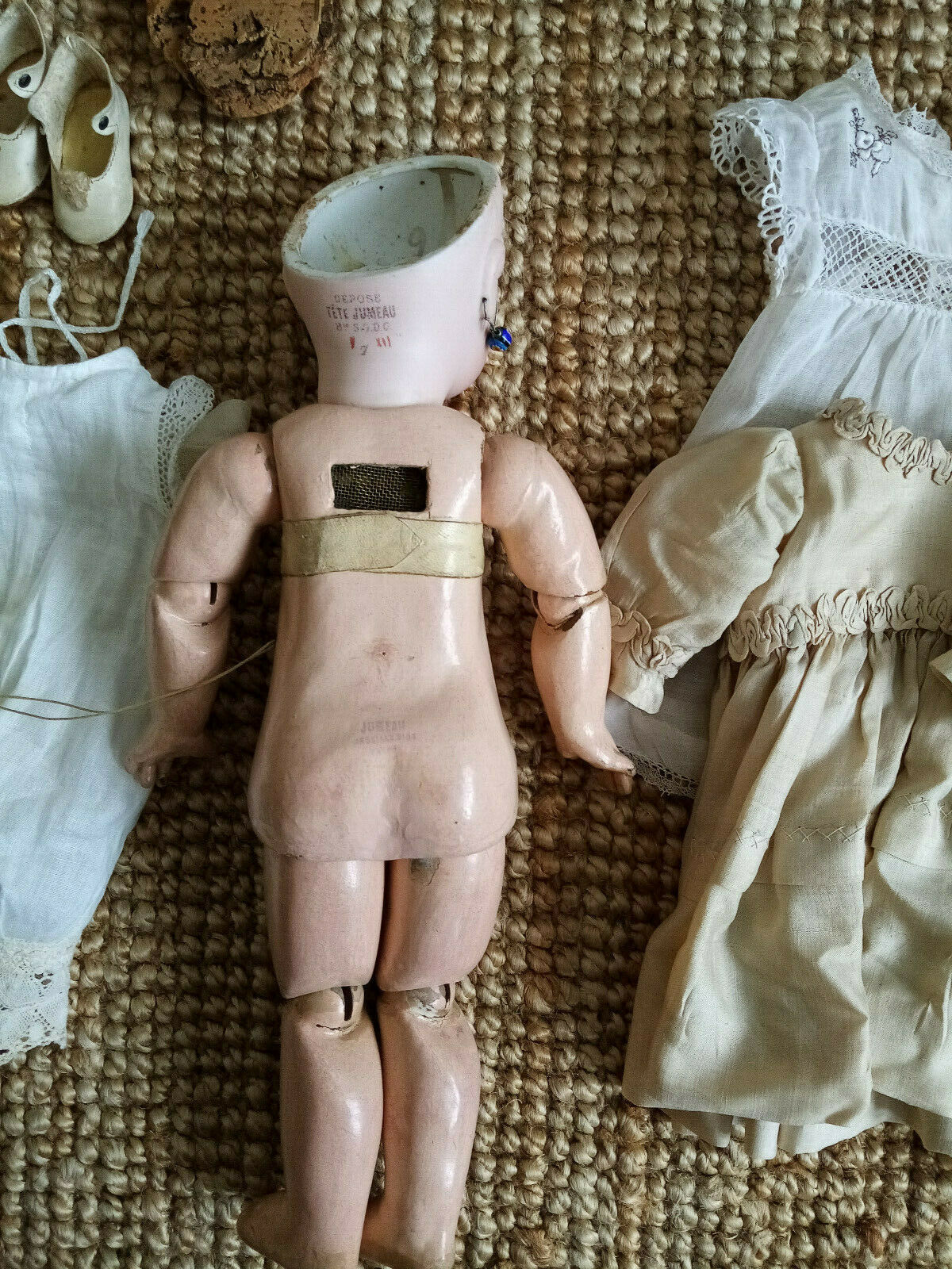 Ancienne poupée Jumeau bouche fermée