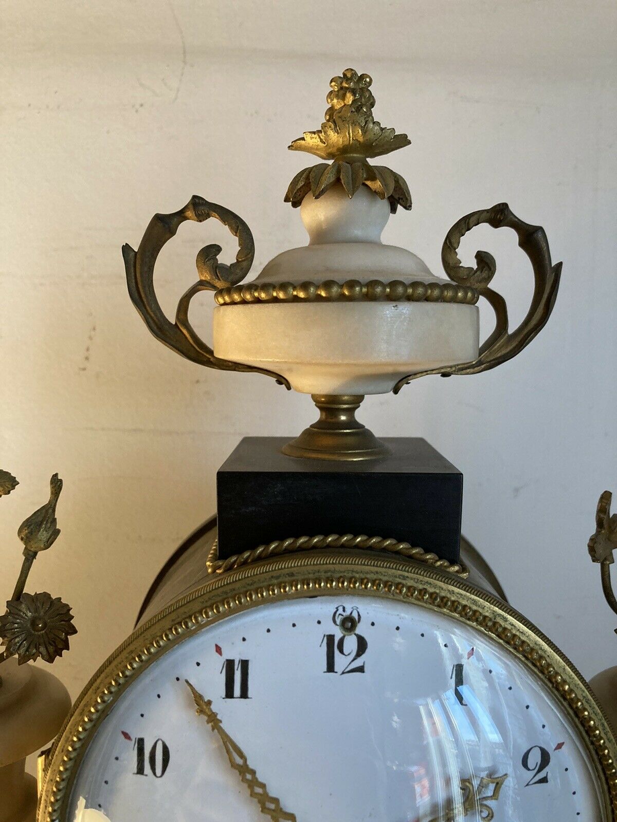 ANCIENNE PENDULE LOUIS XVI PORTIQUE PAR PIOLAINE A PARIS EPOQUE XVIII SIECLE