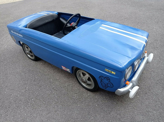 Ancienne voiture a pedales R8 Gordini Devillaine