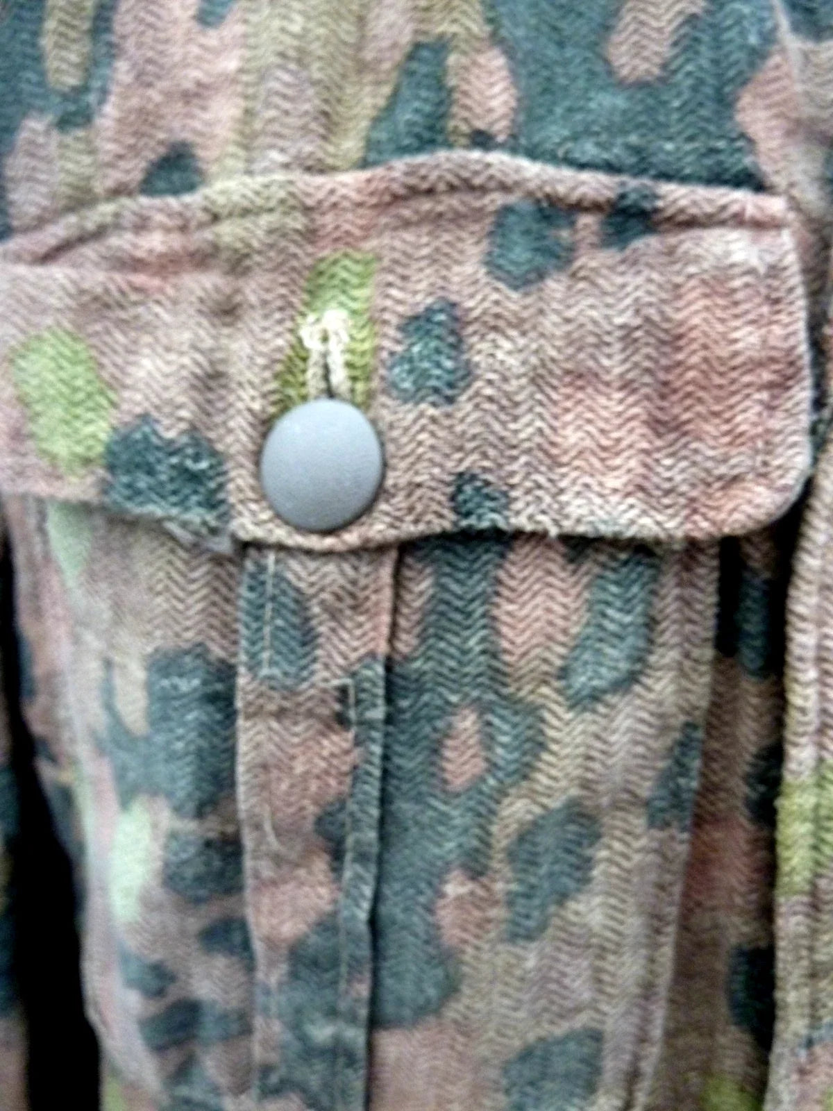 Vareuse allemande WW2 Waffen police camo petit pois 1944 dot peas erbsenmuster