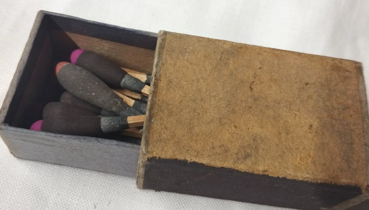 Authentique  boite us ww2  de démolition et allumettes parachutage anglais 1944 ww2