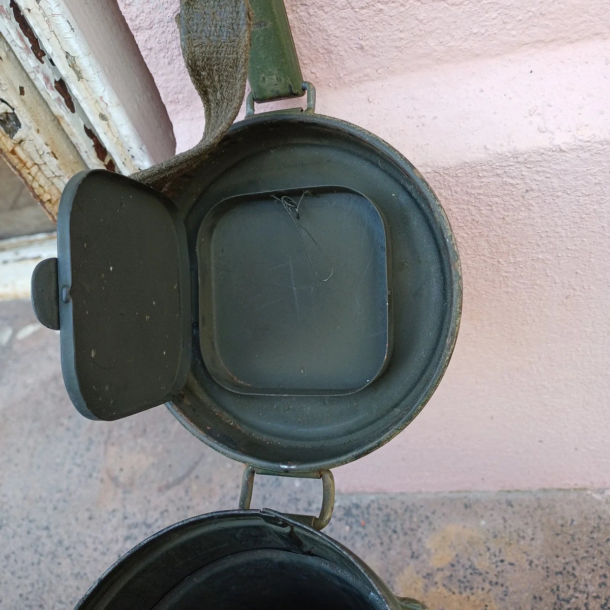 Boite masque gaz Allemand ancien camouflage numéro et attribuée ww2