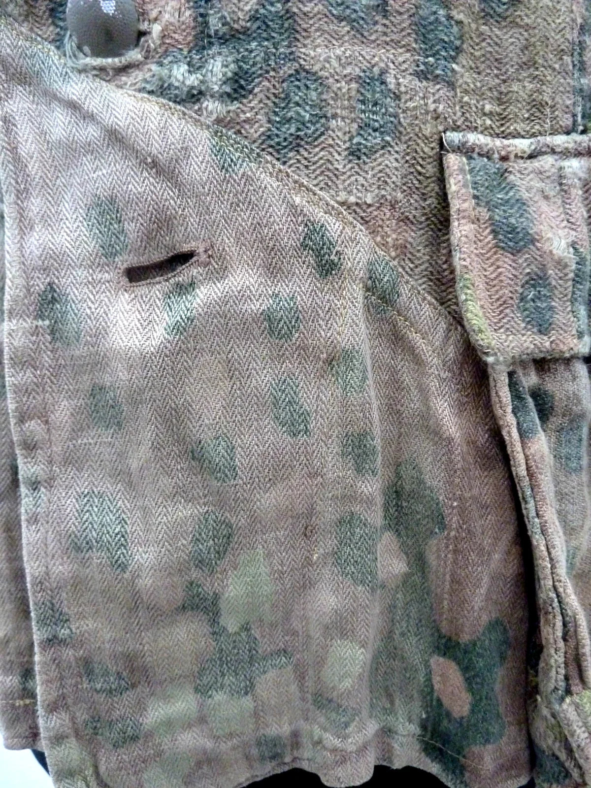 Vareuse allemande WW2 Waffen police camo petit pois 1944 dot peas erbsenmuster