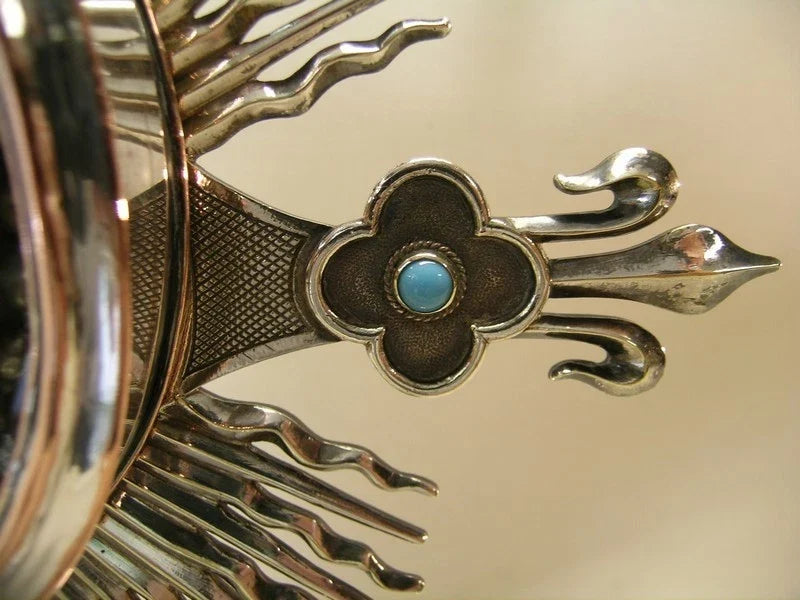 Ostensoir ancien contenant une relique de la Vraie Croix, Jésus et les douze apôtres
