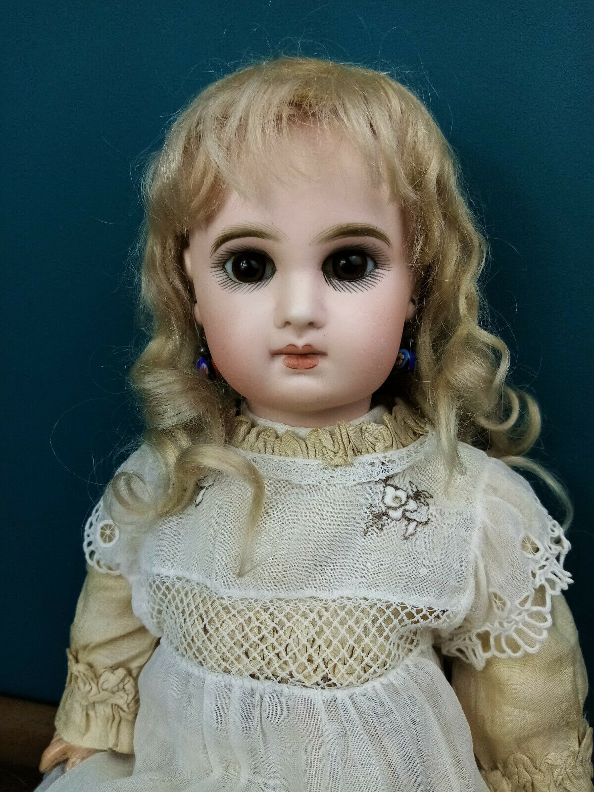 Ancienne poupée Jumeau bouche fermée