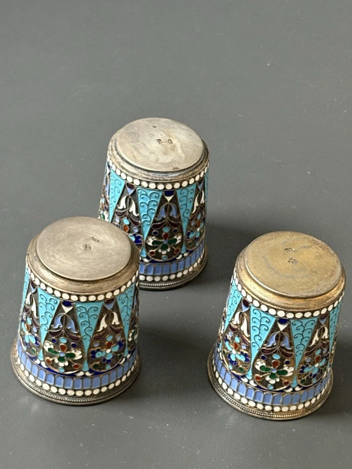 Lot 3 Gobelets En Argent Massif Émaillé Cloisonné Russian Sterling 19 Siècle