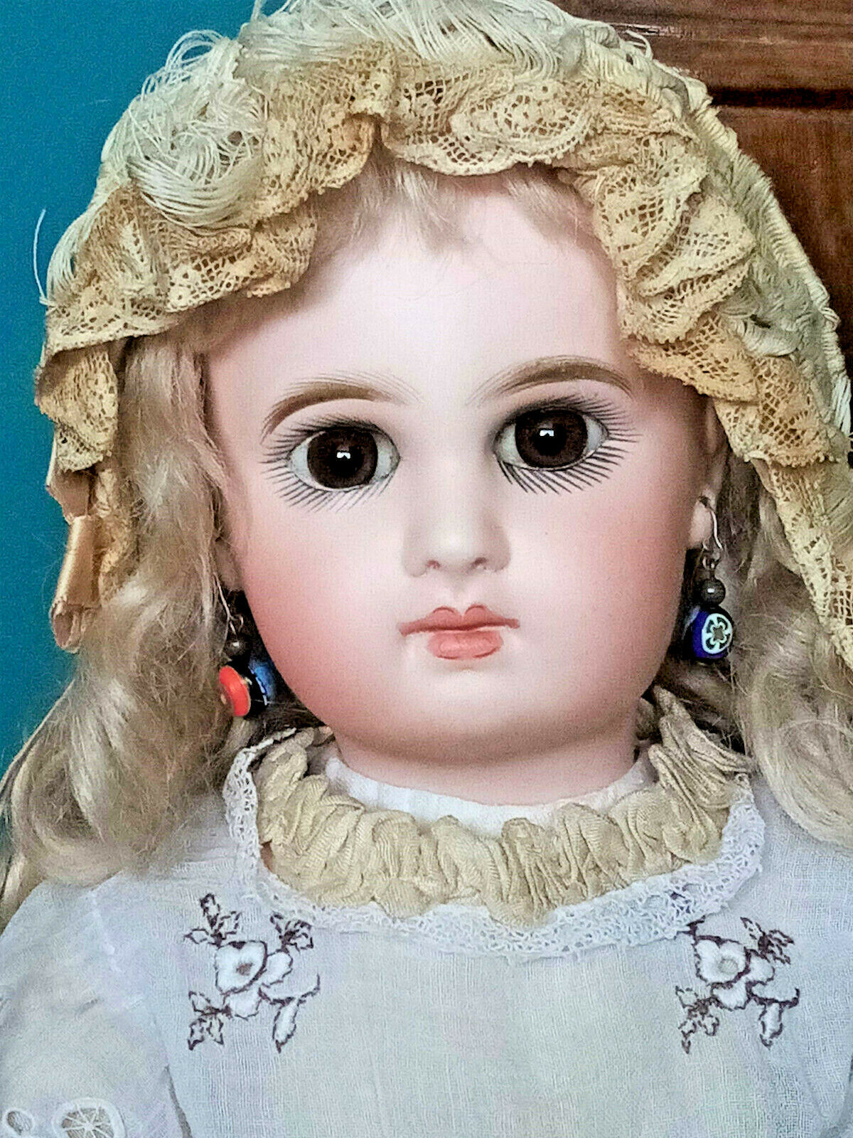 Ancienne poupée Jumeau bouche fermée