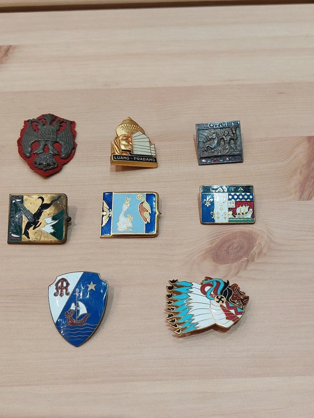 Lot D'anciennes insignes