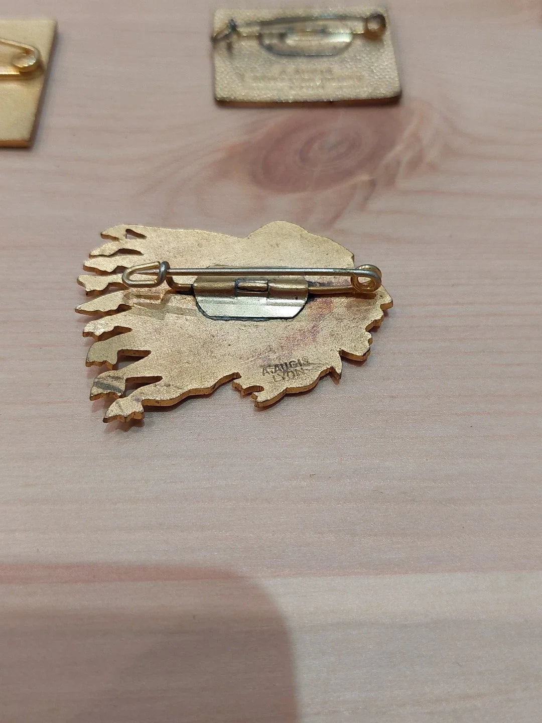 Lot D'anciennes insignes