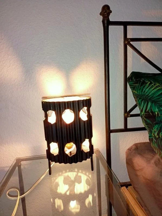 Lampe de table tôle dlg Mategot