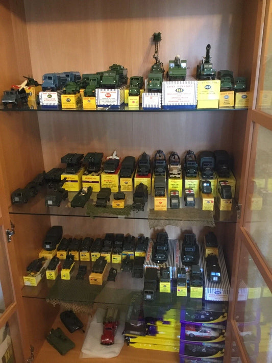 Superbe Collection Complète Militaire Neuve Avec Boîte Dinky Toys