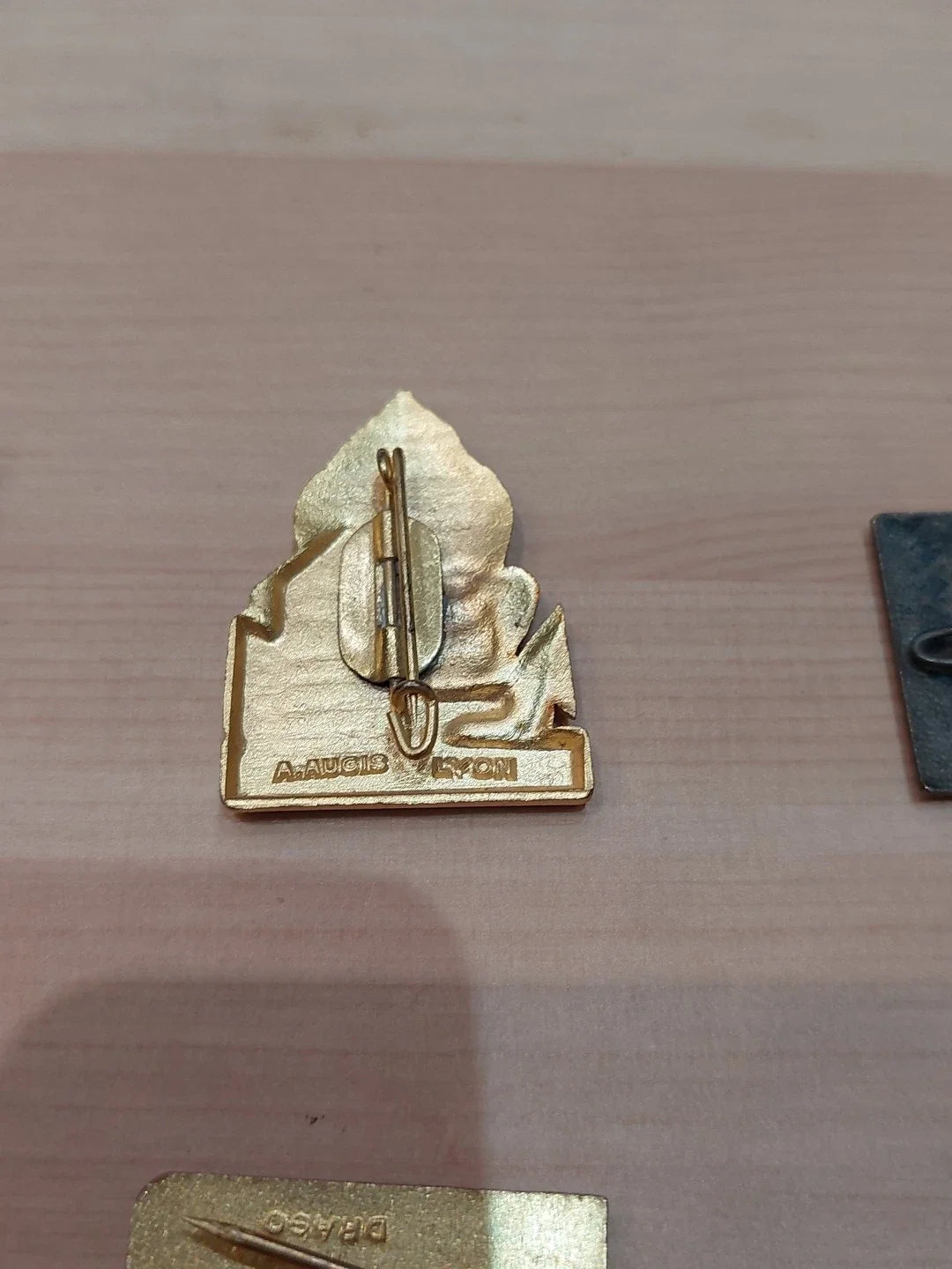 Lot D'anciennes insignes