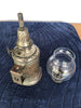 Ancienne lampe Pigeon, décor feuilles de chêne, plaque rapportée