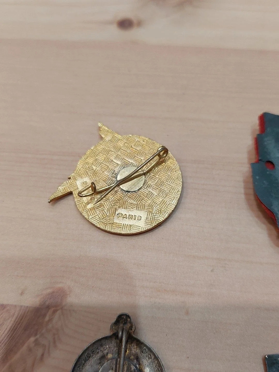 Lot D'anciennes insignes