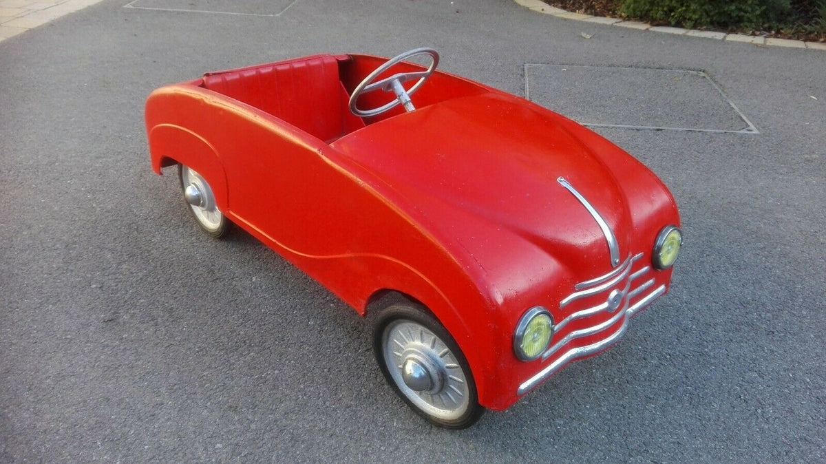 Ancienne voiture à pédales Renault 4ch Diamant Jean Pidoux