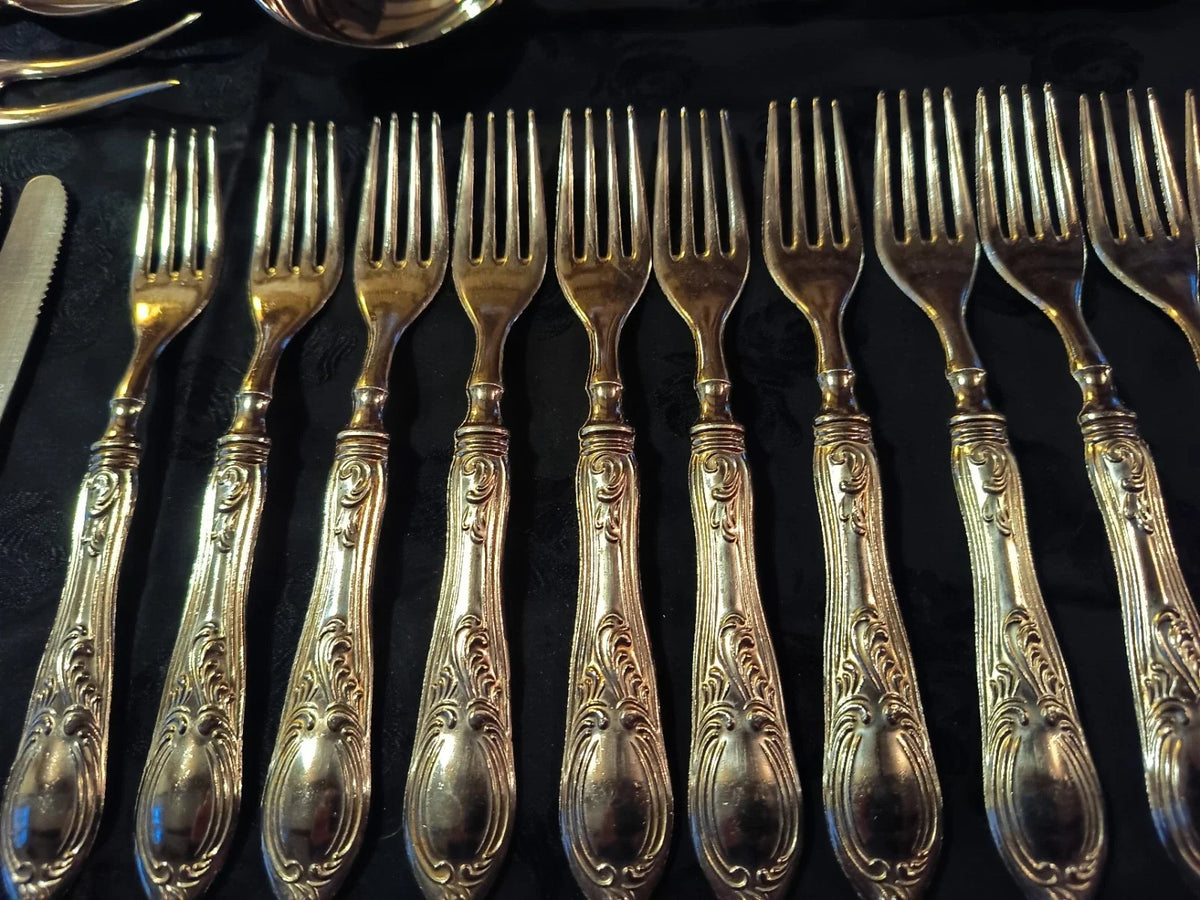 RARE ANCIEN SERVICE STYLE L.XV DE 49 COUVERTS EN ARGENT POINCON