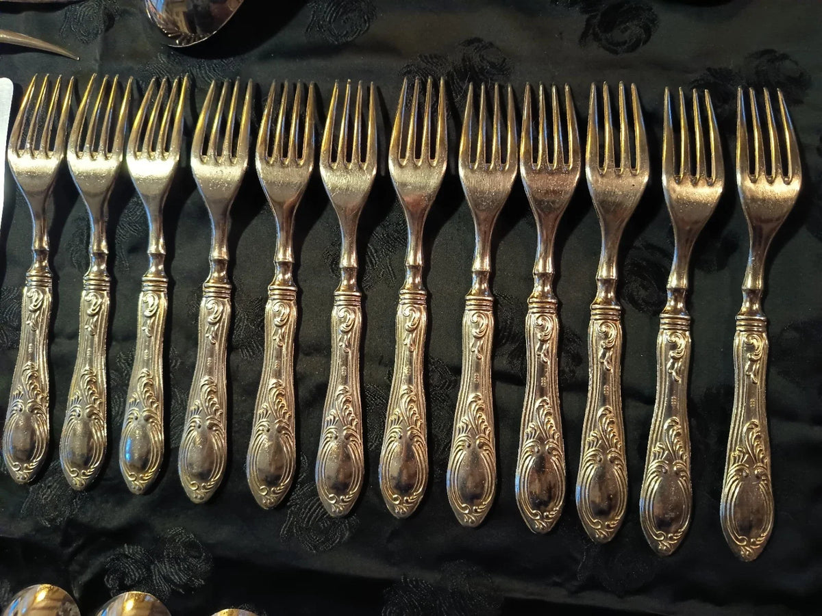 RARE ANCIEN SERVICE STYLE L.XV DE 49 COUVERTS EN ARGENT POINCON