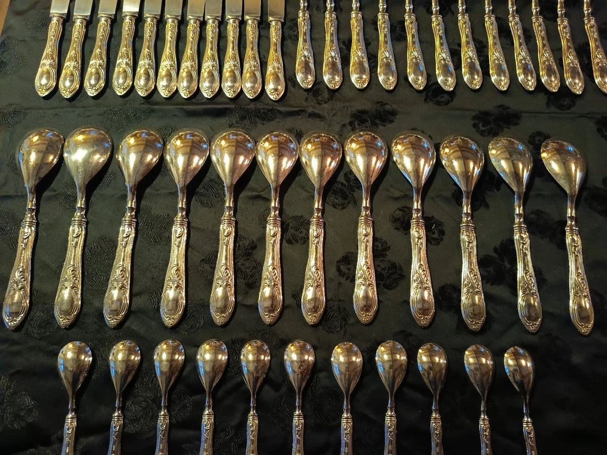 RARE ANCIEN SERVICE STYLE L.XV DE 49 COUVERTS EN ARGENT POINCON