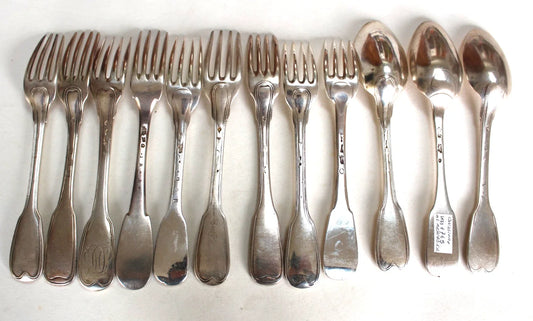 Lot de couverts anciens argent massif XVIII° à la fonte ou à récupérer - 1001 g
