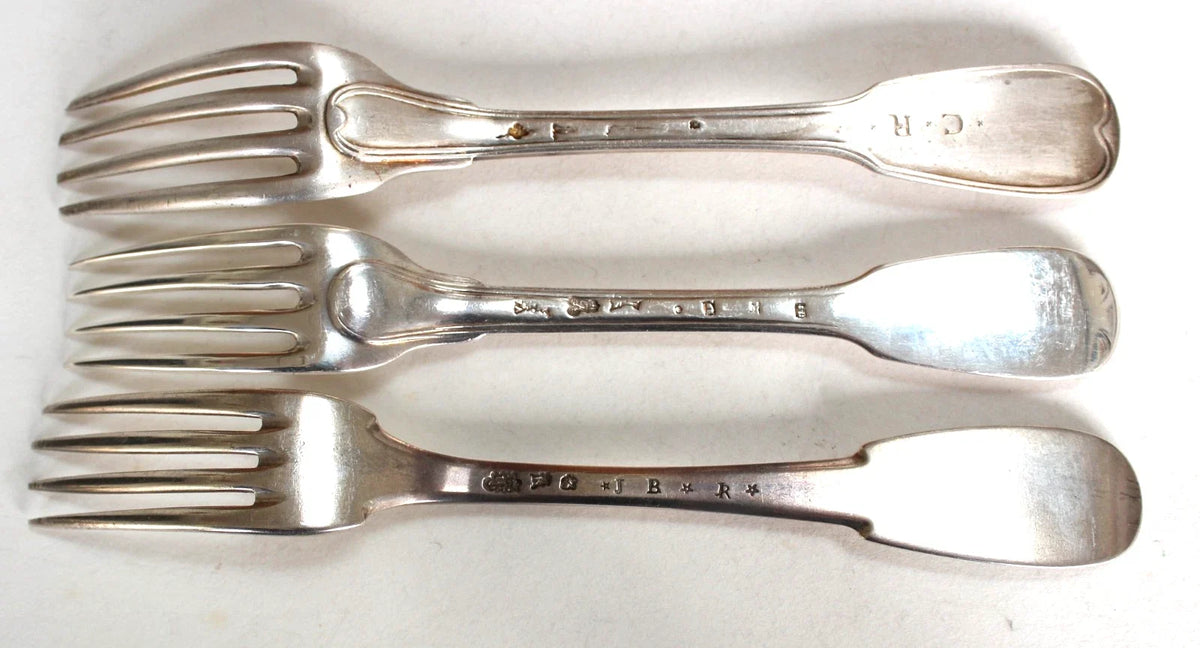 Lot de couverts anciens argent massif XVIII° à la fonte ou à récupérer - 1001 g