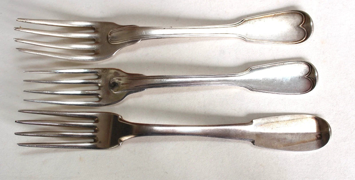 Lot de couverts anciens argent massif XVIII° à la fonte ou à récupérer - 1001 g