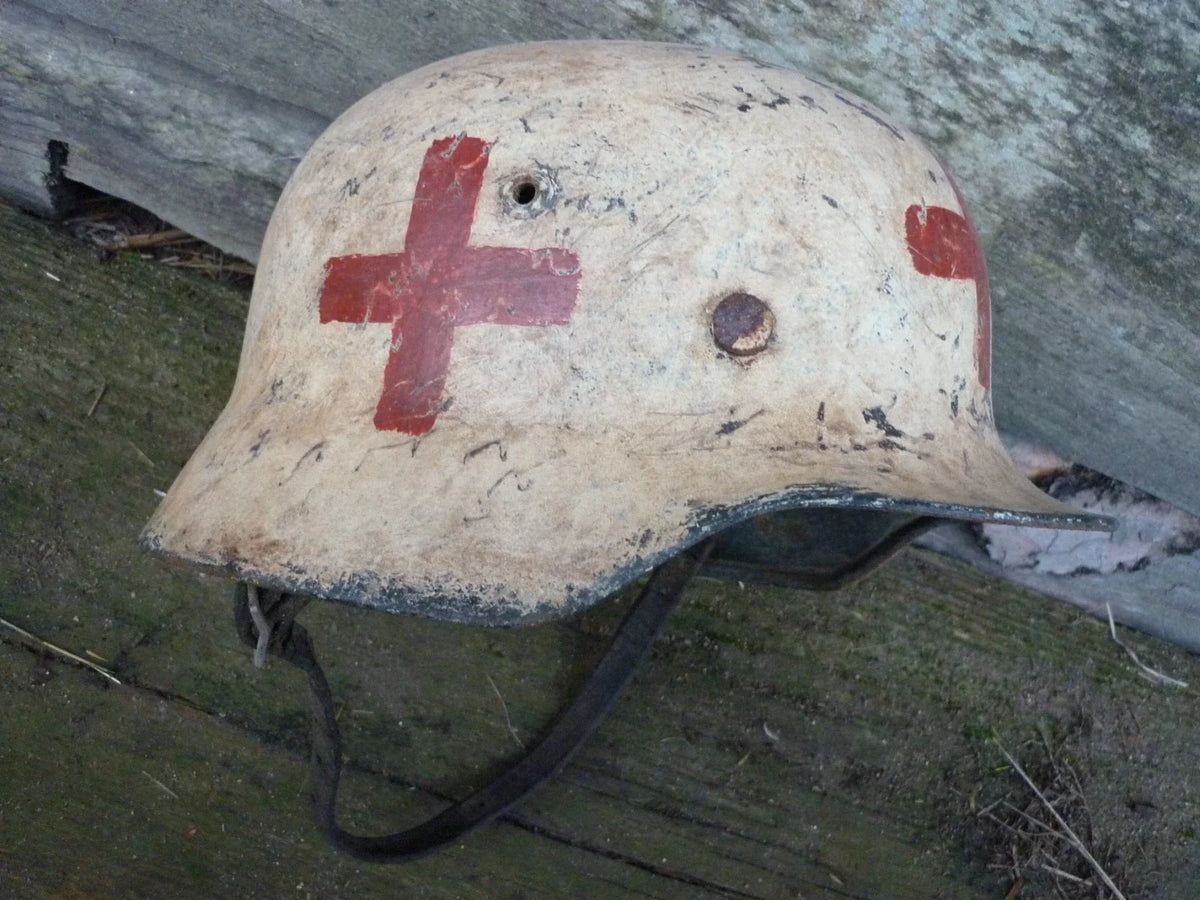 CASQUE ALLEMAND WW2 M35 INFIRMIER