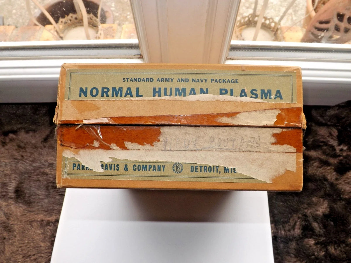 Lot de quatres boites vides pour plasma US.MEDICAL DEPARTMENT WWII