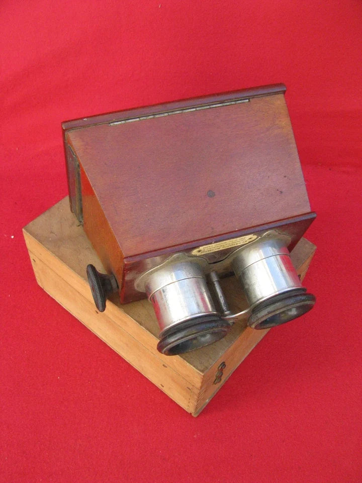 STEREOSCOPE VERASCOPE RICHARD AVEC VUES STEREOS On lit "Verascope Richard