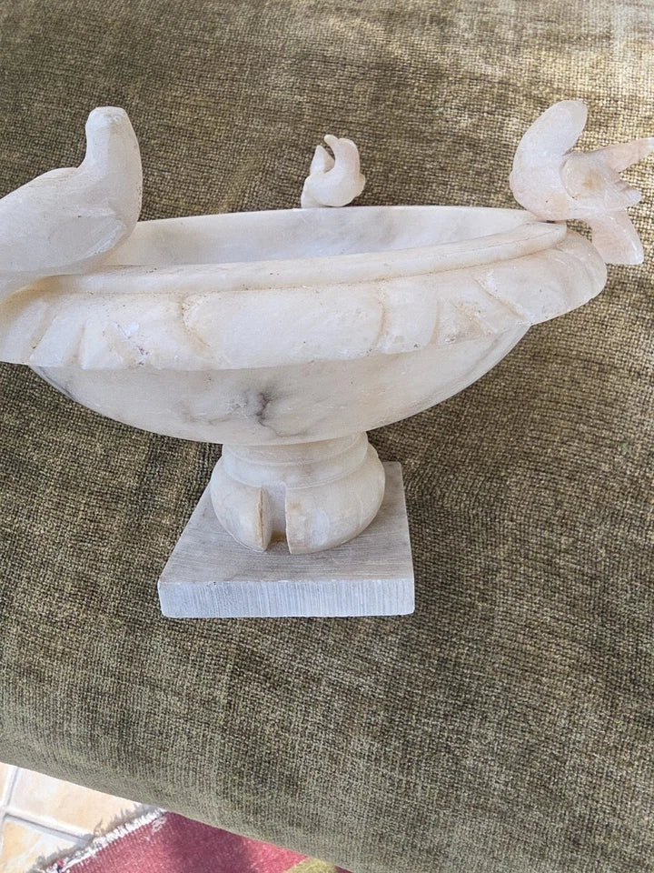 Ancien piédestal sculpture 4 colombes bain oiseau marbre albâtre sculpté italien-