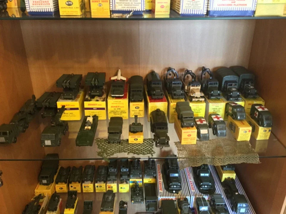 Superbe Collection Complète Militaire Neuve Avec Boîte Dinky Toys