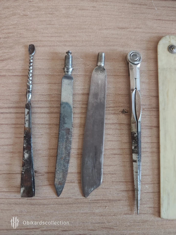 Nécessaire de voyage ancien – Étui cuir & métal – XIXe / début XXe
