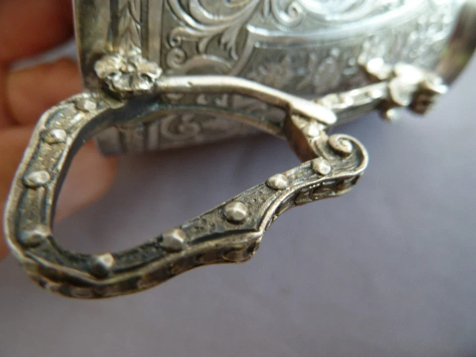 Ancienne belle tasse et sous tasse à café en argent massif minerve