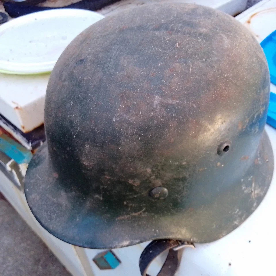 Casque allemand Stahlhelm M35/M40 WWIICoque ancienne avec liner et jugulaire