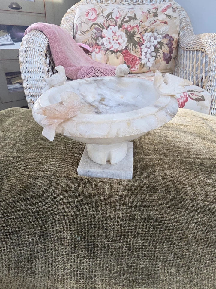 Ancien piédestal sculpture 4 colombes bain oiseau marbre albâtre sculpté italien-